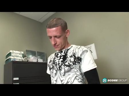 Enfermera Del Banco De Esperma Recoge Esperma Con Sus Tetas 