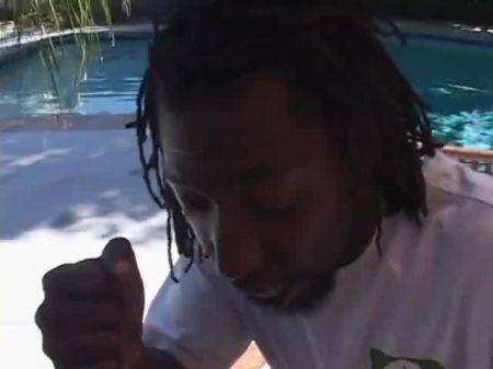 مص الديك الأبنوس عاهرة يحصل خبطت المتشددين و مدهون على الأريكة 