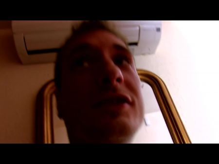 西班牙业余色情女演员无法将演员的整个鸡巴放入她的阴部，那是一个非常大的鸡巴 