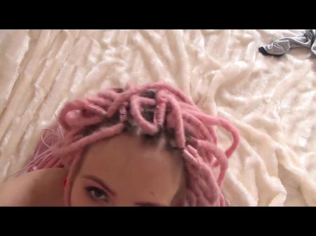 Schönheit mit Dreadlocks bekommt meine harte Mahlzeit 