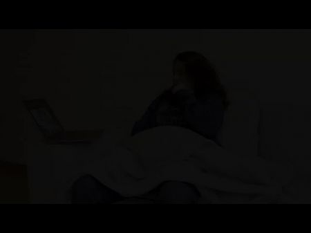 我最好朋友的妻子在我观看时自慰 