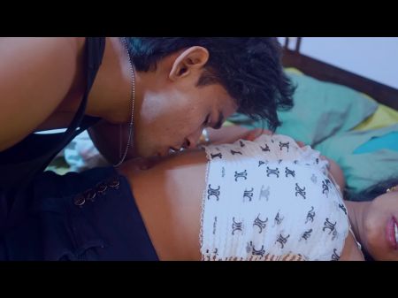 hermanastra super caliente pasa una noche con su hermanastro 