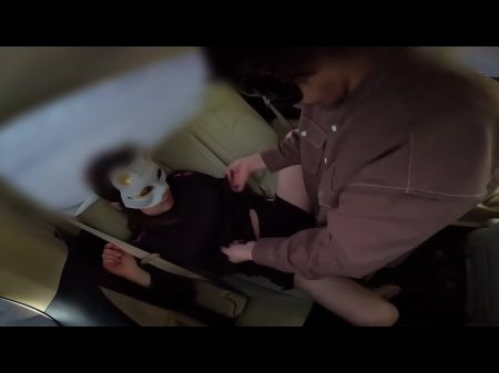 hentai mujer casada teniendo sexo en el auto con uniforme de voleibol de camino a casa después de la práctica matutina 