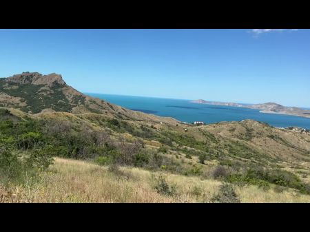 我在山里公共场合操了可爱的陌生人女孩的屁股