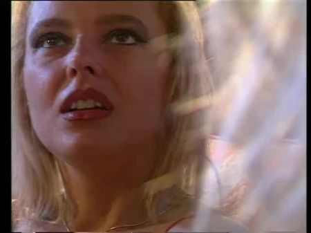 Le Due Anime Di Ursula Escena #01 