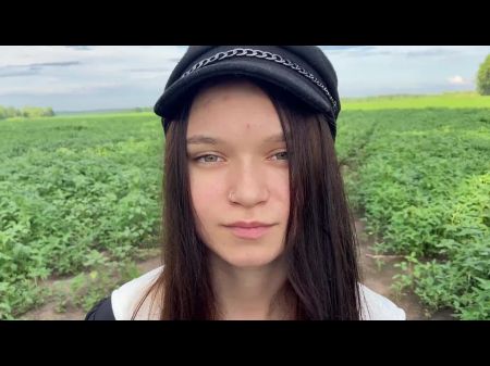 pov Stiefschwester spielt mit meinem Schwanz und ich spritze in ihr Höschen 