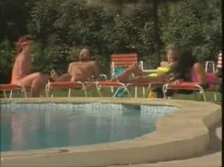 Clasic Hotel Weird With Little Pis