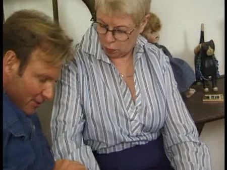 Nonne im Kloster gefickt 