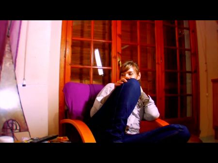 Kurzhaariges deutsches Dienstmädchen bekommt ihre Löcher wie nie zuvor geknallt 