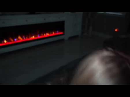 Chica de secundaria de 18 años hace que su hermanastro se corra dos veces antes de que sus padres lleguen a casa 