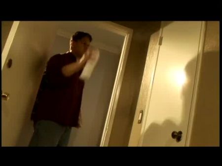 ايفان ستون يتمتع بكس مبلل من شقراء قرنية في غرفة النوم 