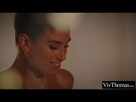 Eine sinnliche Massage verwandelt sich in wilden und leidenschaftlichen Sex 