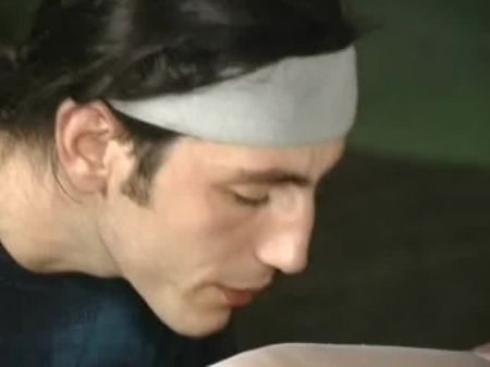 Eine geile deutsche Tussi bekommt eine Gesichtsbehandlung, an die sie sich erinnern wird 