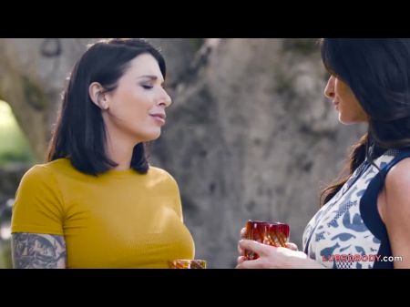 una larga espera da como resultado un masaje personal 