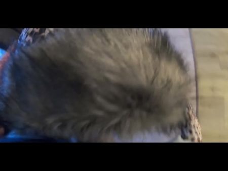 milfycalla 在我的脸被操后，我毁掉了我的光面羽绒服 