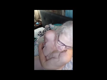 私人聊天 7. 直播网络摄像头 Vee 在丈夫不在时播放 