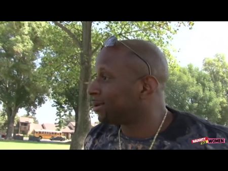 no pudo resistirse cuando la BBC se ofreció a comerle el coño y ararle el coño con   