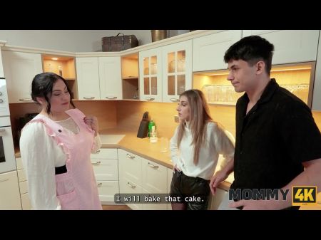 mommy4k. انتهى حلق كس ناضجة كما اللعنة الحمام الساخن 