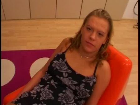 Gefälschter Arzt Untersucht Angeblich Zu Großen Kitzler 
