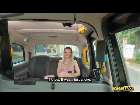 insta influencer luisa star mamada pública hardcore con chica alternativa de tetas pequeñas 