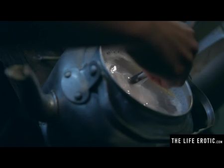 Ultra-cutie Uses Her Toothbrush As A Vibro On Her Smooth Bean