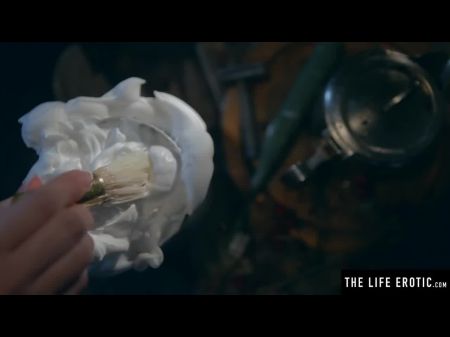 Ultra-cutie Uses Her Toothbrush As A Wand On Her Slick Clit