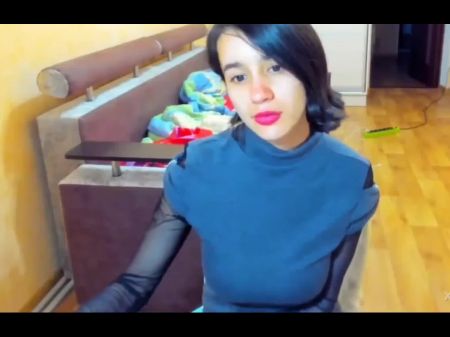 A Myla_angel Le Encanta Mostrar Sus Pesadas Perchas Cuando Está Sola En Casa 