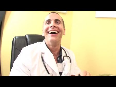 la morena cassandra cruz visita al medico 
