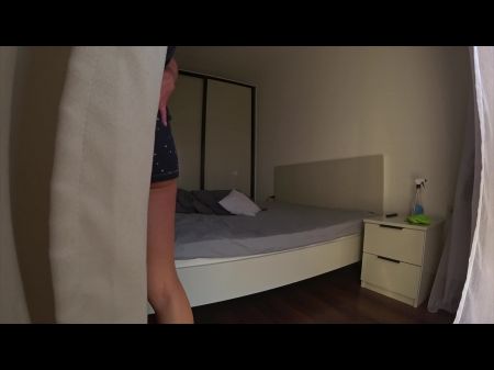 妻子发现了丈夫的叛逆行为，并通过操邻居来报复。真正的家庭作弊