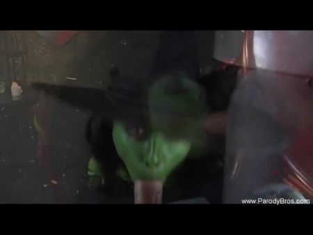 The Wizard Of Oz Parody Gets Super-naughty