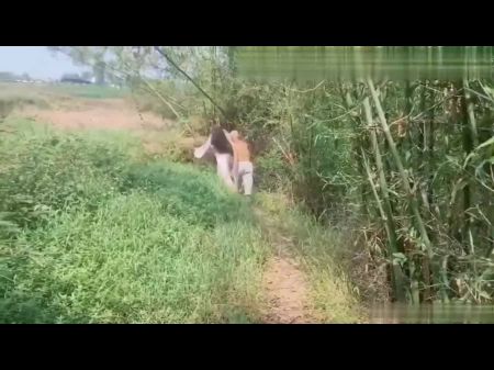 Weibliche Geister verführen 70-jährige Bauern 