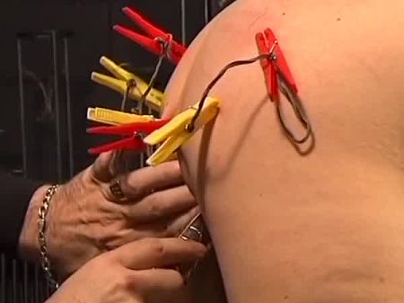 الألمانية ناضجة عاهرة يضرب بشدة قبل إعطاء الرأس 