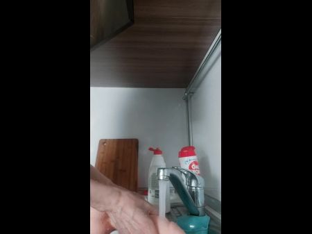 Großer Dildo, Fisting, Spritzen, haarige Muschi, Dirty Talk 