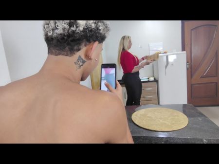 madrasta peituda tiffany montavani enche sua buceta com uma carga enorme de esperma do enteado 