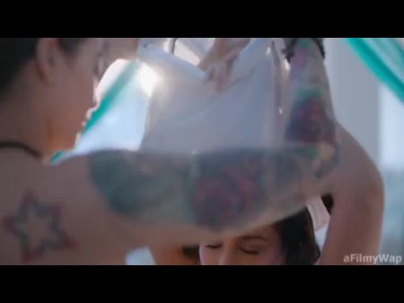 Bani J Kissing Lisa Ray