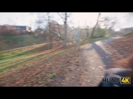 com.hunt4k. قفزت السائحة اليابانية الصغيرة ساكورا على قضيب شخص غريب أمام فرنك بلجيكي 
