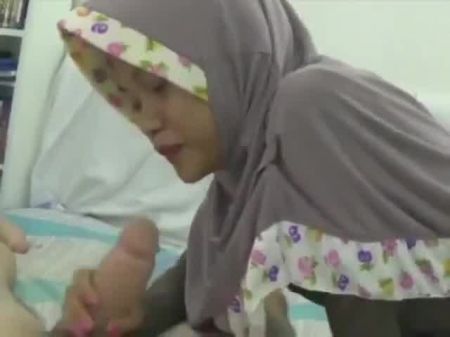 Asian Inexperienced In Hijab 12