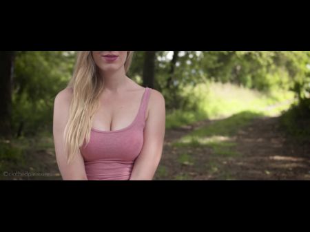 flüssiges Sperma auf die Titten einer Freundin draußen in der Natur gespritzt, bekleidete Freuden 