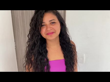 minha prima chupou meu pau em troca de convidá-la para o cinema 
