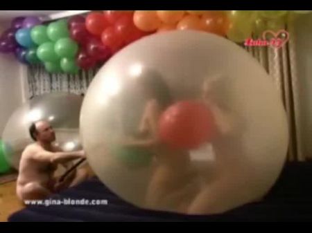 trío dentro del globo 