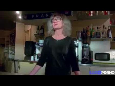 Middle-aged Isabelle Dans Son-in-law Bar