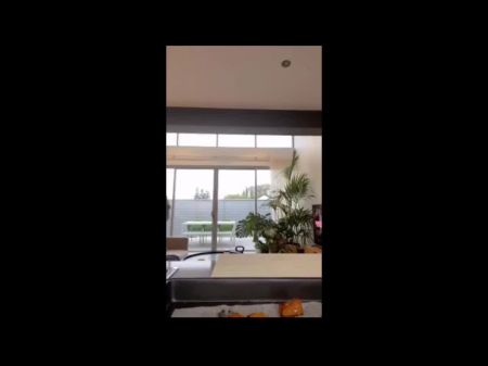 漂亮的胸部和烹饪