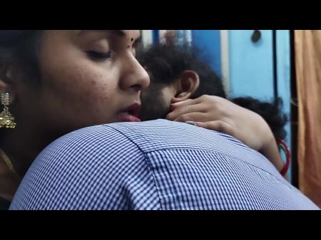 Mallu Exciting Female Half Saree Romance With Lip Lock , Desi Malayali Female Half Saree Exciting Romance With Lip Lock , Mallu Duo Exciting Smooch