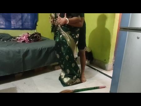 Kaam Wali Bhabhi Ko Pichhe Se Dabocha Fir Apna Lauda Chusaya - Indian Maid Plumbed From Behind