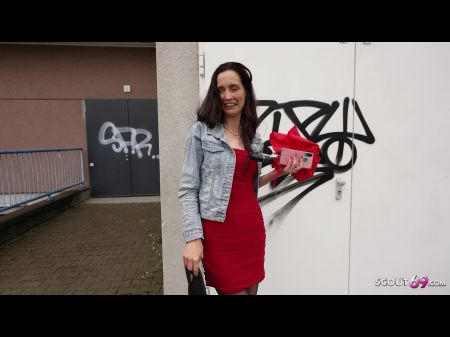 Dünne österreichische Reife Mia Moon Spricht Mit Dem Ersten Casting-fick 