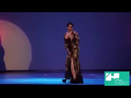 baile desnudo en público 