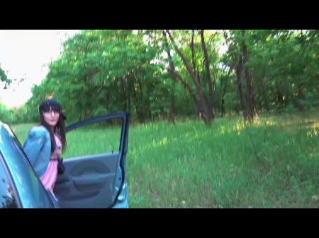 辣妹搭便车，她用她的小阴户付车费 