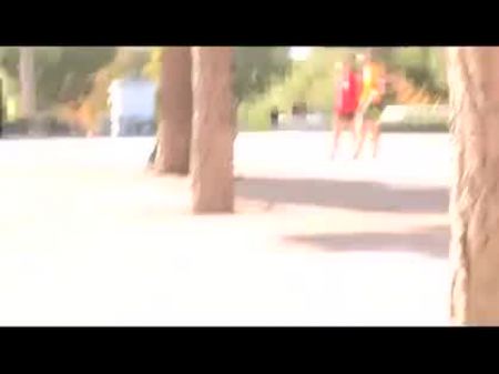 yunnox gives her pussy away in a public park 