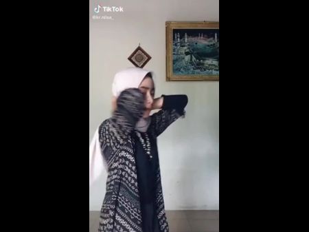 Tiktok heißer Jilbab 2020 