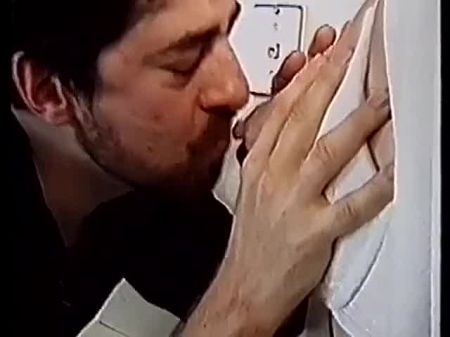 chica italiana ofrece aquí leche 